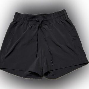 Lululemon like new spring break away shorts size 10